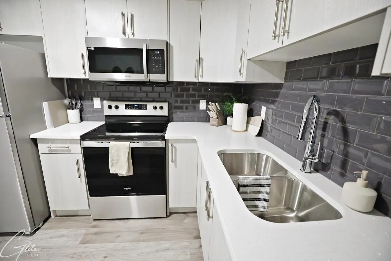 Beautiful Suite King Bed,Long Stays,Disney,Airport Edmonton Dom wakacyjny